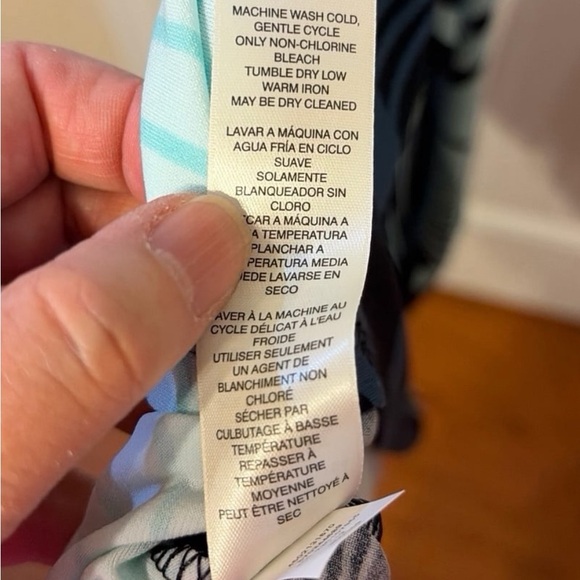 Chico's Teal and Navy Leaf-Print Sleeveless Tank S (size 0) - Picture 4 of 9